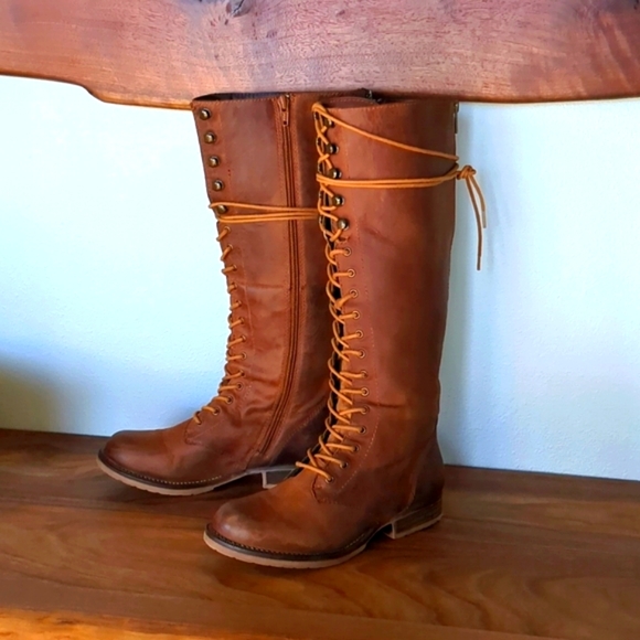 Steve Madden Shoes - Steve Madden Dessyy Distressed Lace Up Boots 6.5